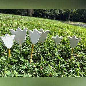 6 Ceramic Unpainted Tulip Flowers for Planters, Garden, or other Decor. NWOT